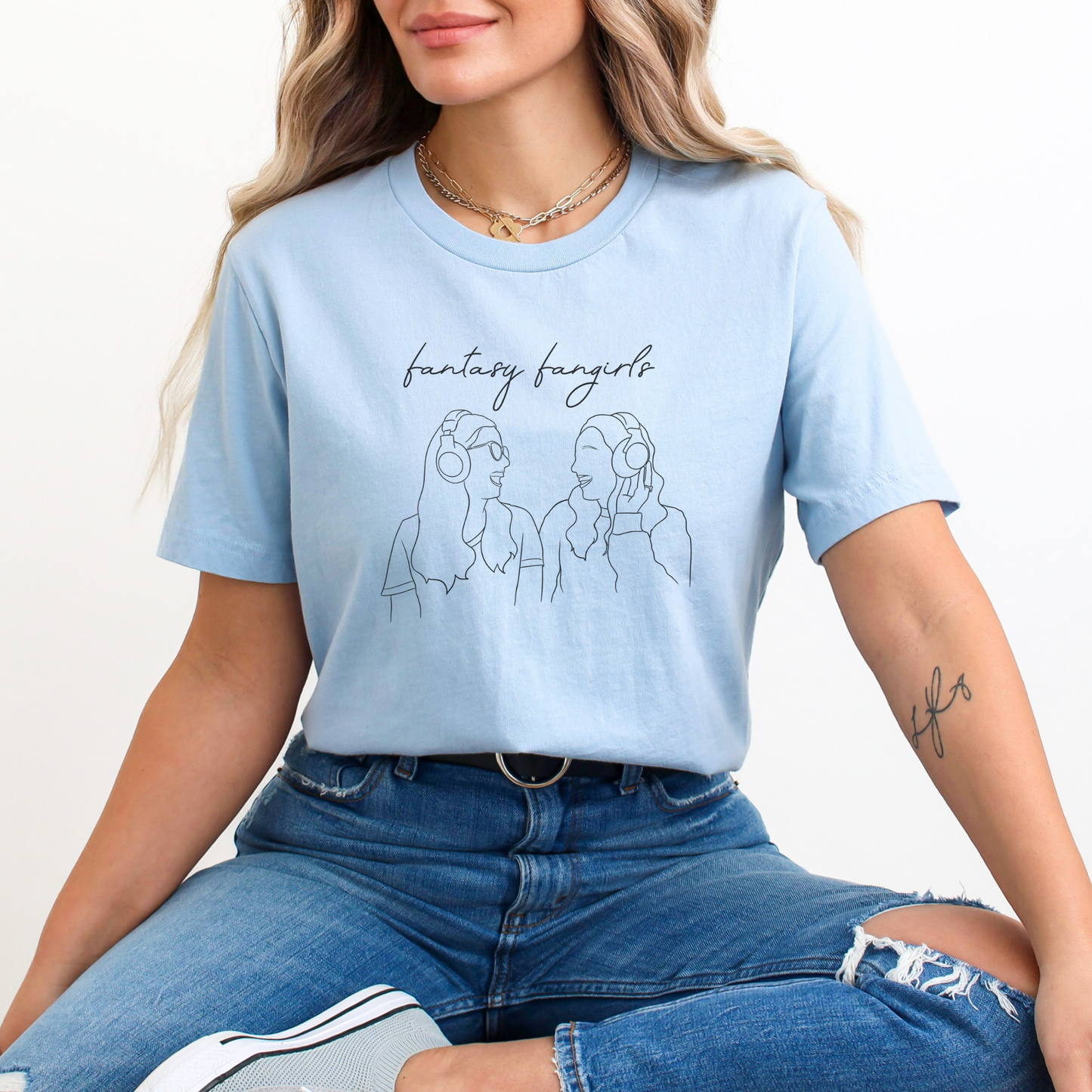 Fantasy Fangirls Minimalist Unisex Short Sleeve Tee